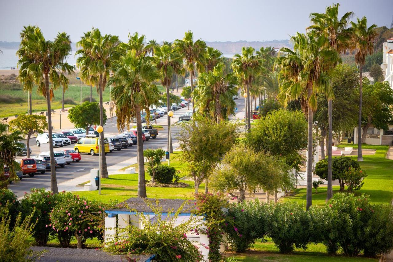 Hotel Oasis Conil De La Frontera Exteriör bild