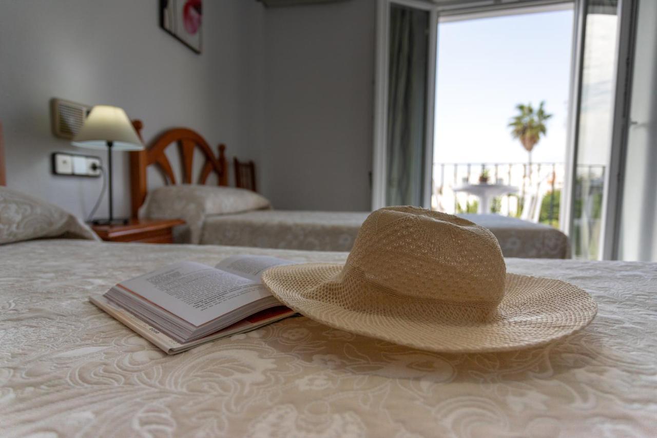 Hotel Oasis Conil De La Frontera Exteriör bild