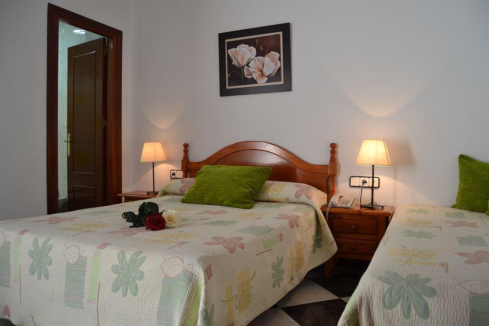 Hotel Oasis Conil De La Frontera Exteriör bild